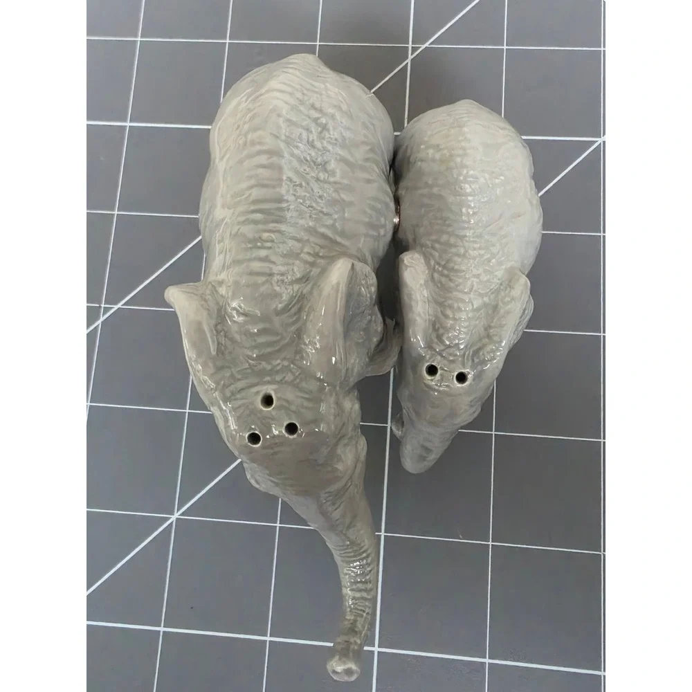 Westland Giftware Elephant Salt and Pepper Shakers Magnetic Ceramic Gray Set